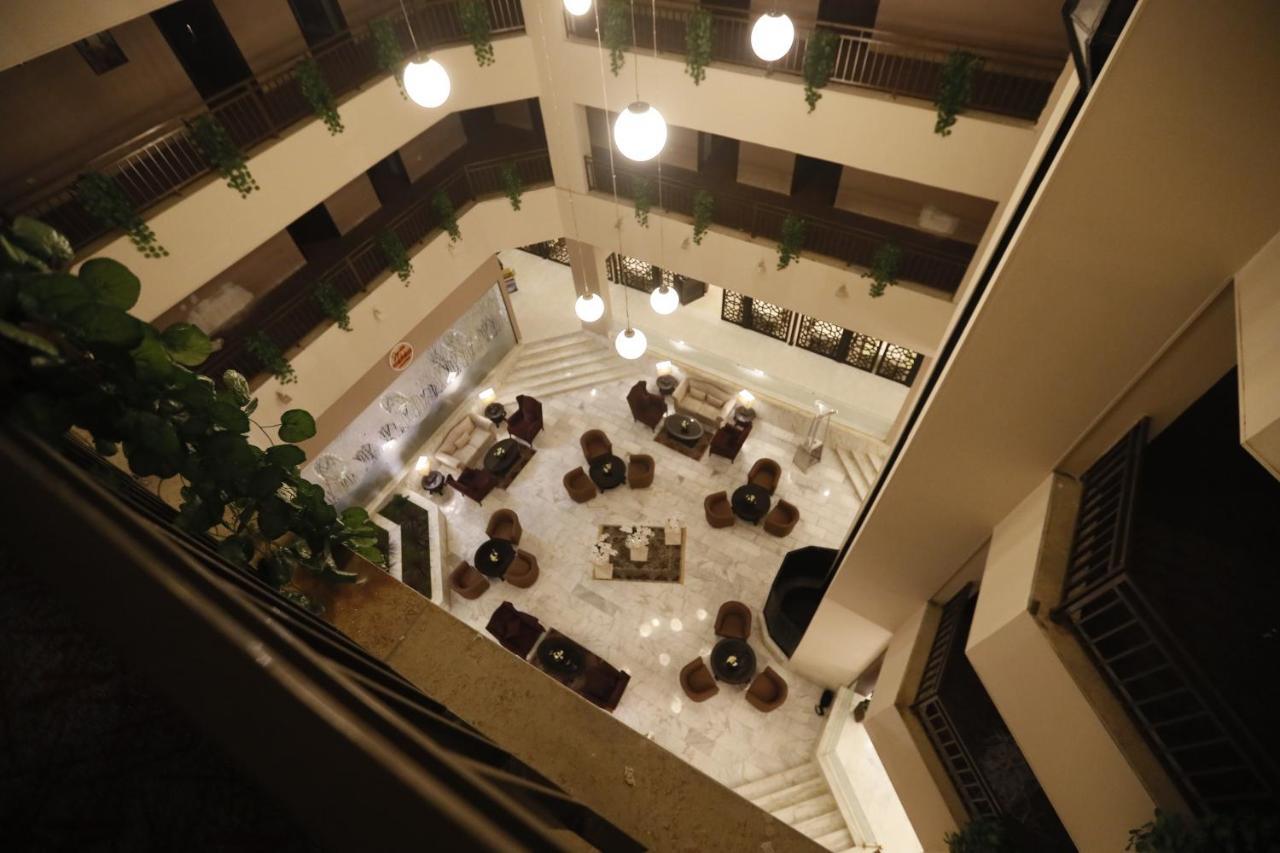 The Signature Hotel Амман Экстерьер фото