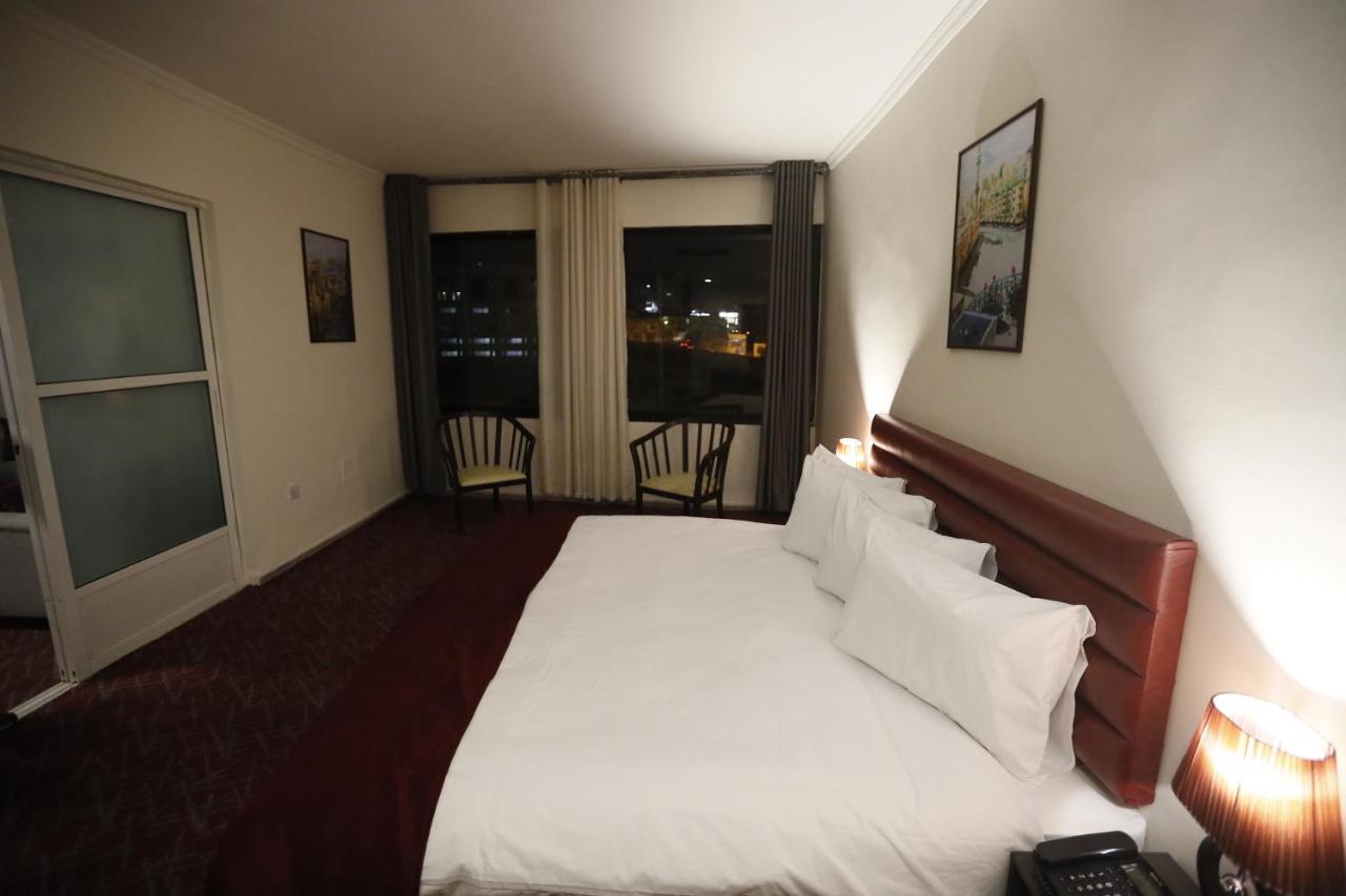 The Signature Hotel Амман Экстерьер фото