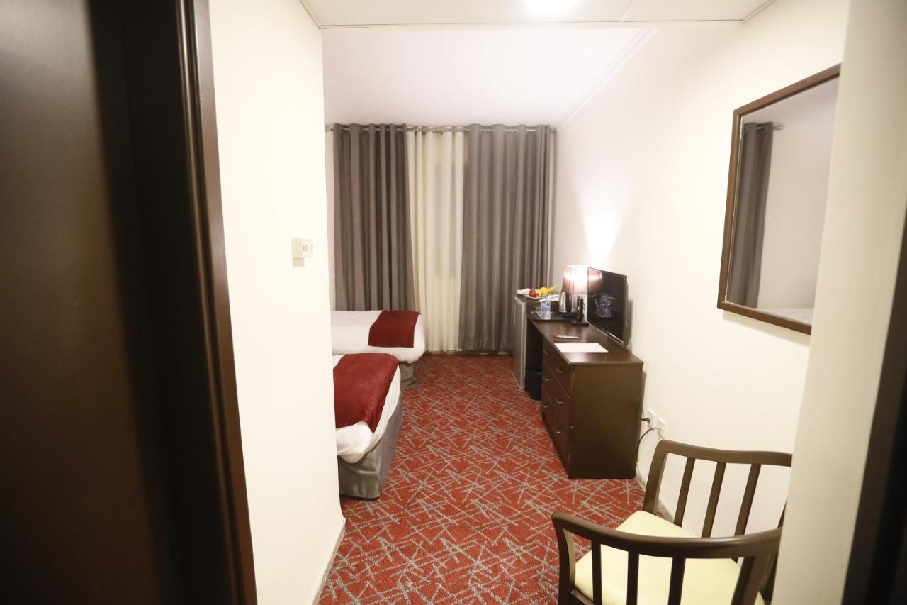 The Signature Hotel Амман Экстерьер фото