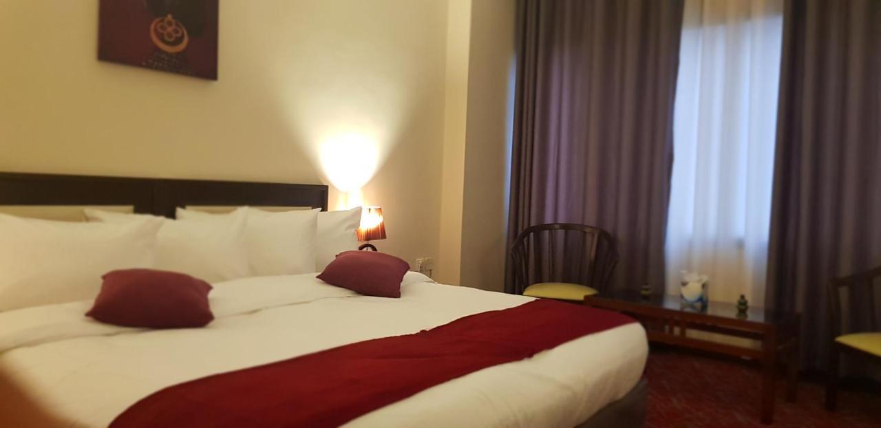 The Signature Hotel Амман Экстерьер фото
