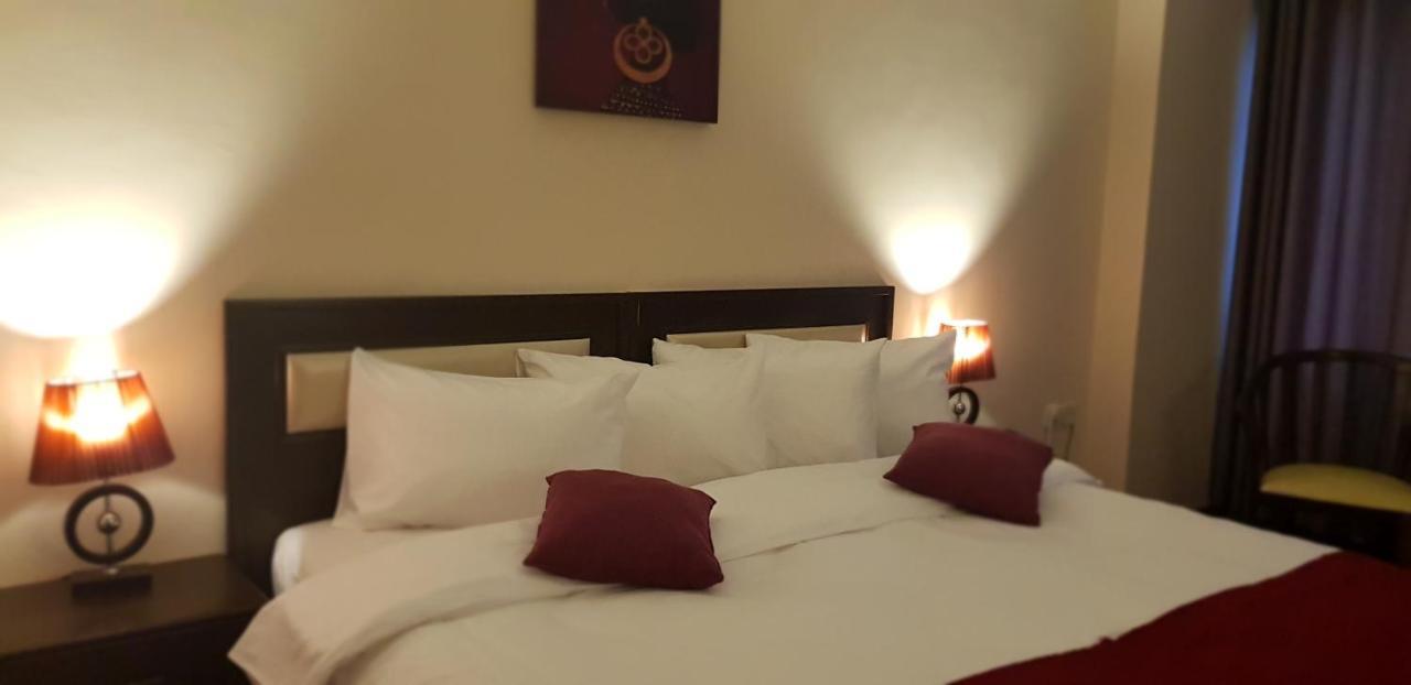 The Signature Hotel Амман Экстерьер фото